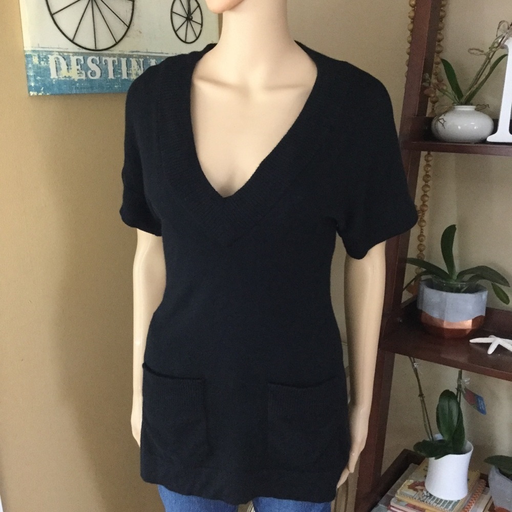 Trina Turk V Neck Sweater Short Sleeve Top